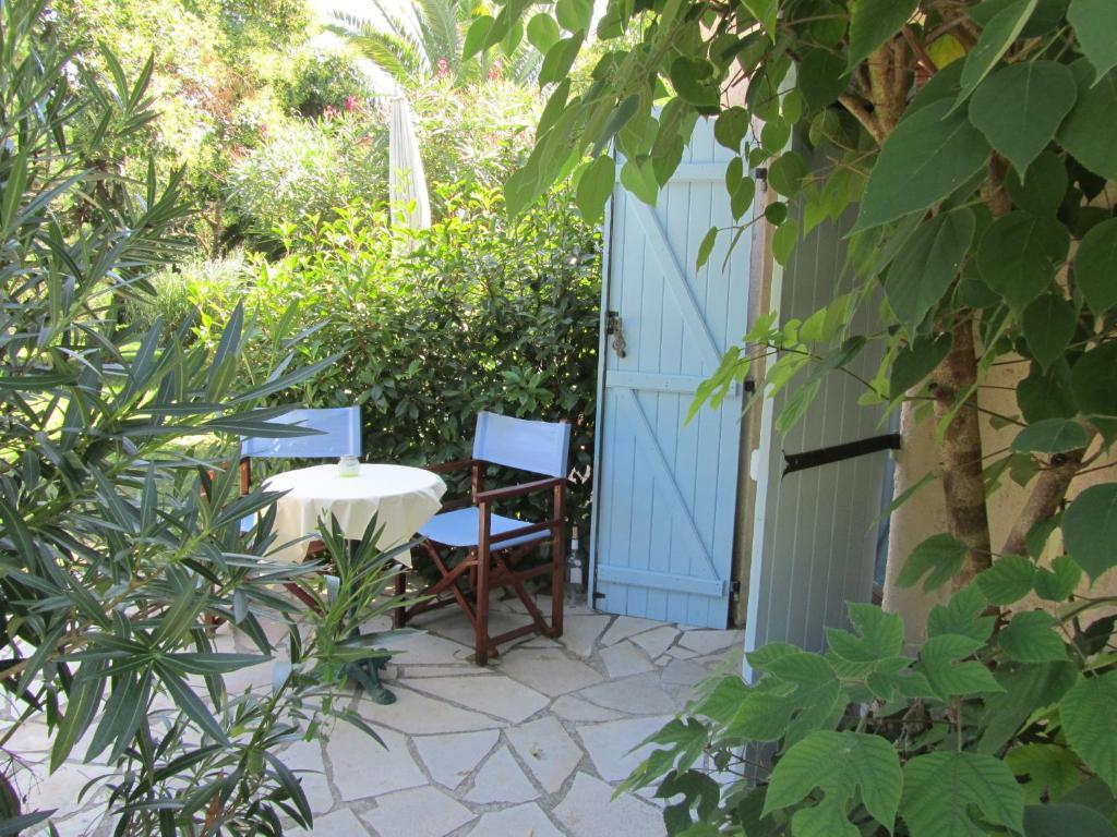Le Mas Shabanou Bed & Breakfast Roquefort-les-Pins Cameră foto