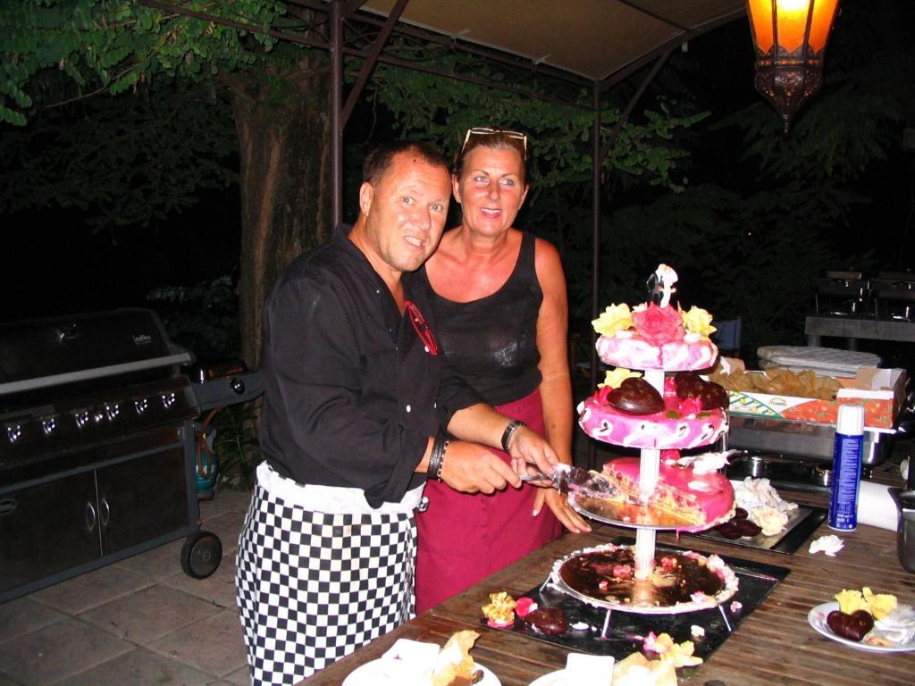 Le Mas Shabanou Bed & Breakfast Roquefort-les-Pins Exterior foto