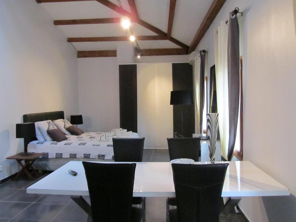 Le Mas Shabanou Bed & Breakfast Roquefort-les-Pins Cameră foto