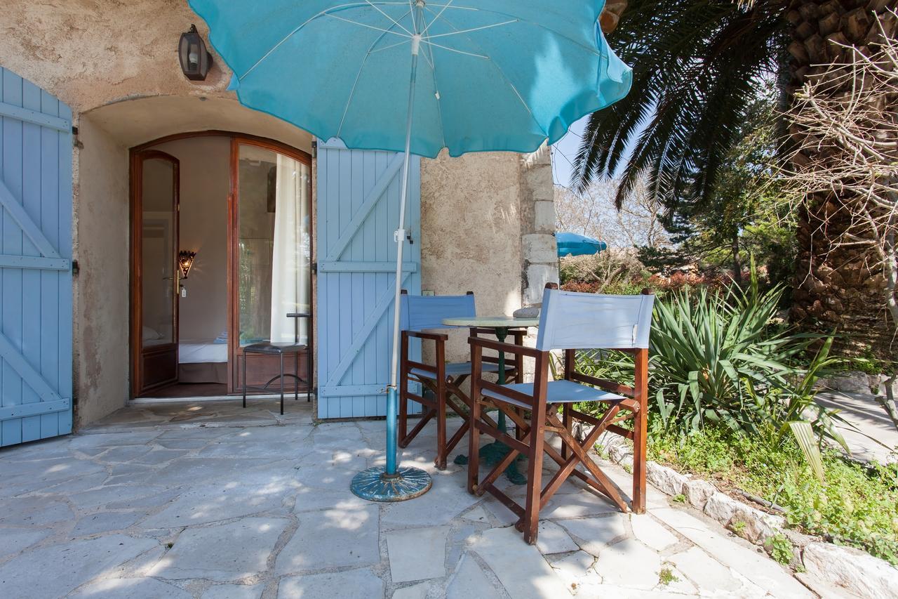 Le Mas Shabanou Bed & Breakfast Roquefort-les-Pins Exterior foto