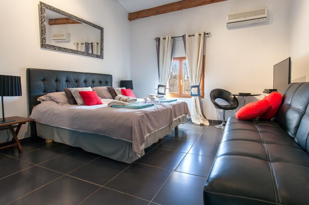 Le Mas Shabanou Bed & Breakfast Roquefort-les-Pins Exterior foto