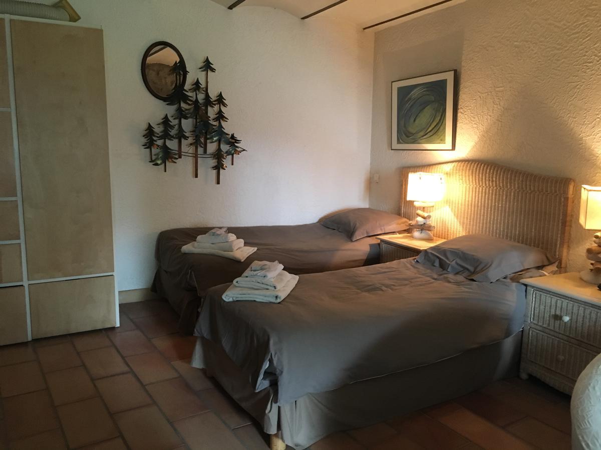 Le Mas Shabanou Bed & Breakfast Roquefort-les-Pins Exterior foto