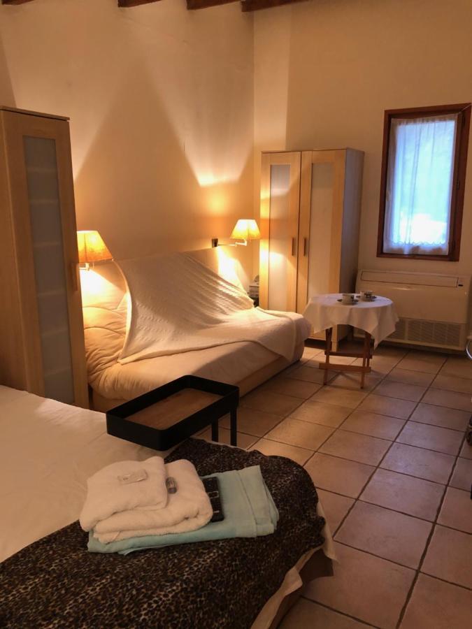 Le Mas Shabanou Bed & Breakfast Roquefort-les-Pins Exterior foto